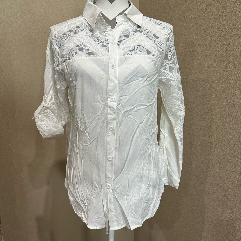 Women’s White Lace Button Down Blouse, NWT!